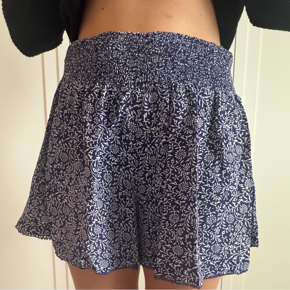 Rebecca Taylor Navy & White Floral 100% Silk Wide-Leg Shorts – Size S